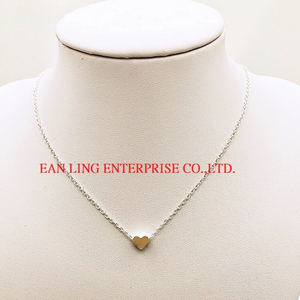 Tiny heart pendant necklace