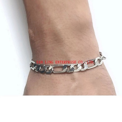 Figaro link bracelet 